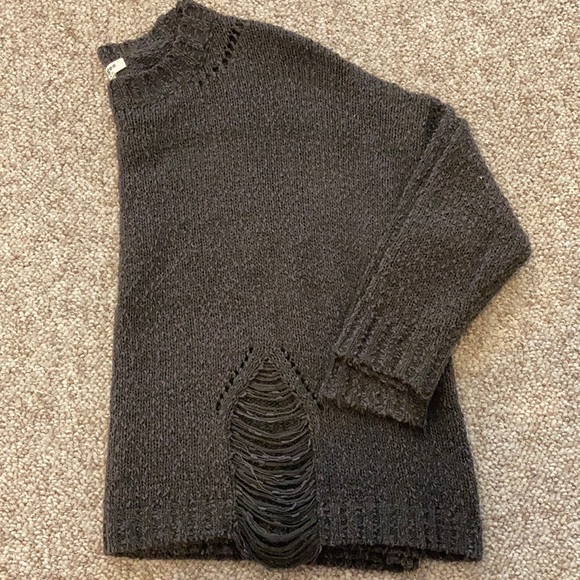 Umgee Distressed sweater - Picture 3 of 4